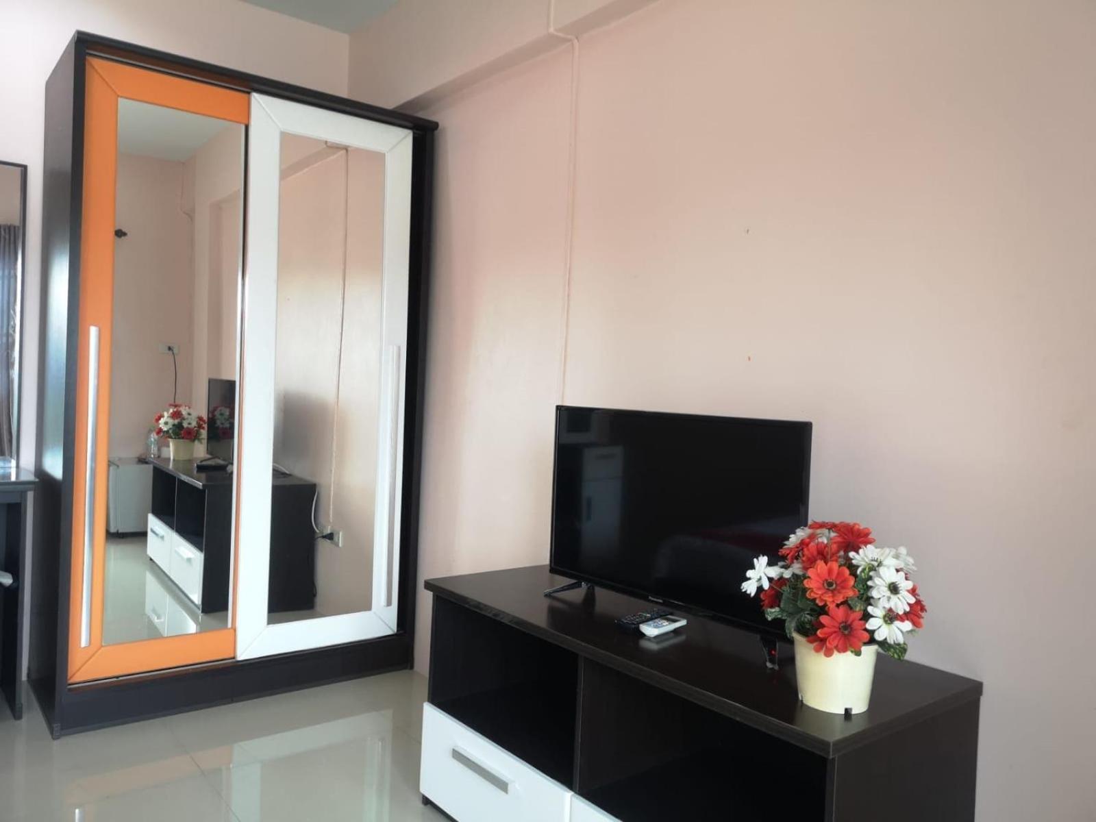 Kjs Pattaya Hotel Bagian luar foto