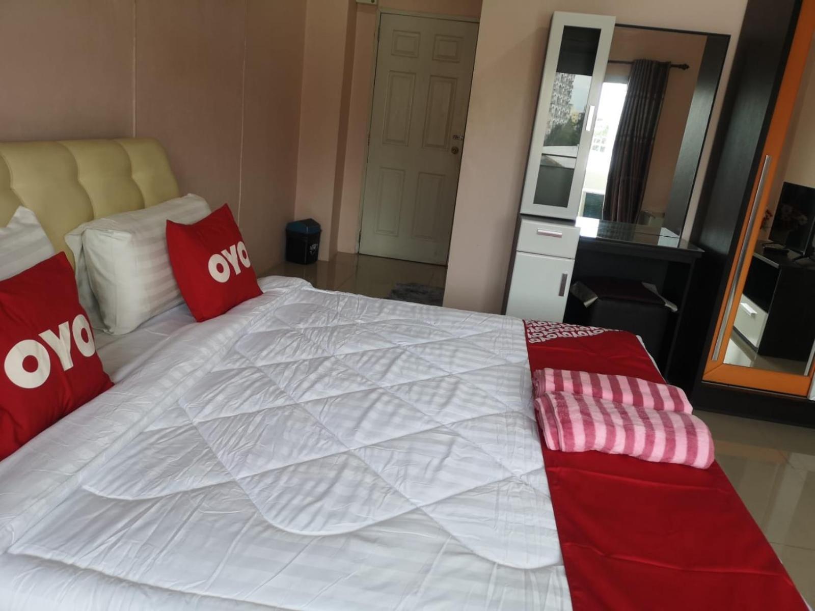 Kjs Pattaya Hotel Bagian luar foto