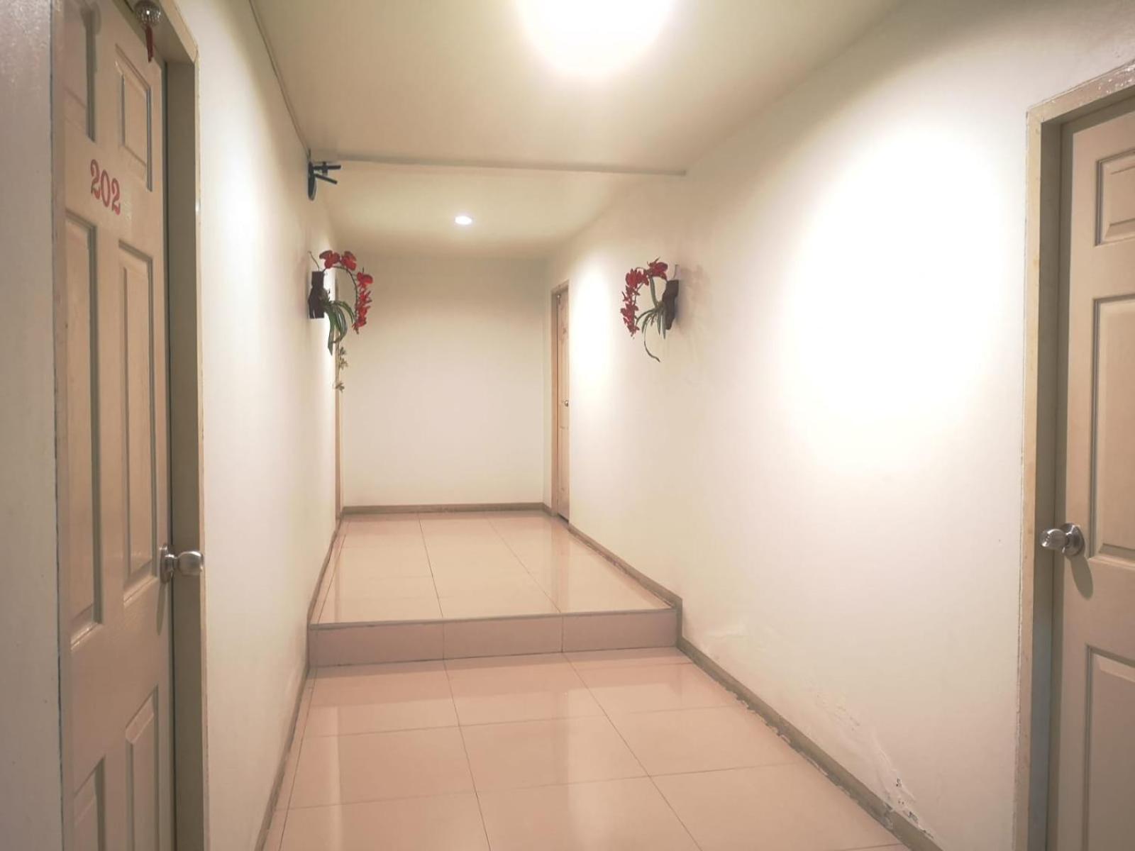 Kjs Pattaya Hotel Bagian luar foto